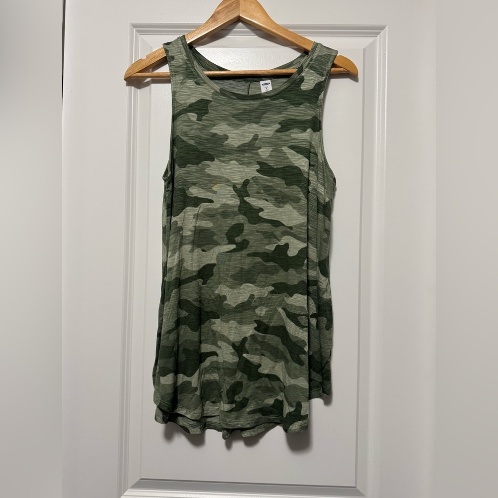 Old Navy Olive Camo Tank Top Medium